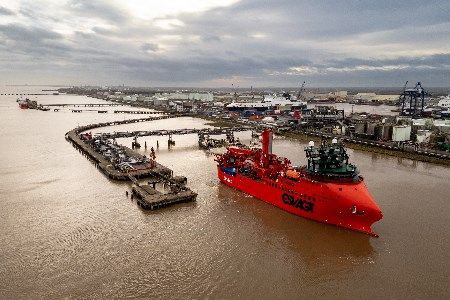UK's first commercial biomethanol bunkering service launches at Port of Immingham